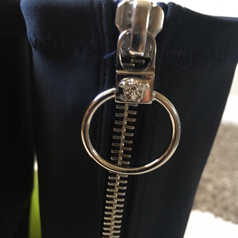 Versace - Picture 4 of 8